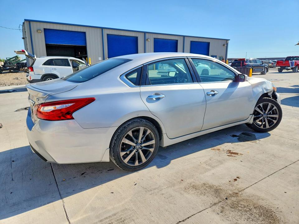 Продаж на аукціоні авто 2017 Nissan Altima, vin: 1N4AL3AP9HN322228, номер лоту: 53411866