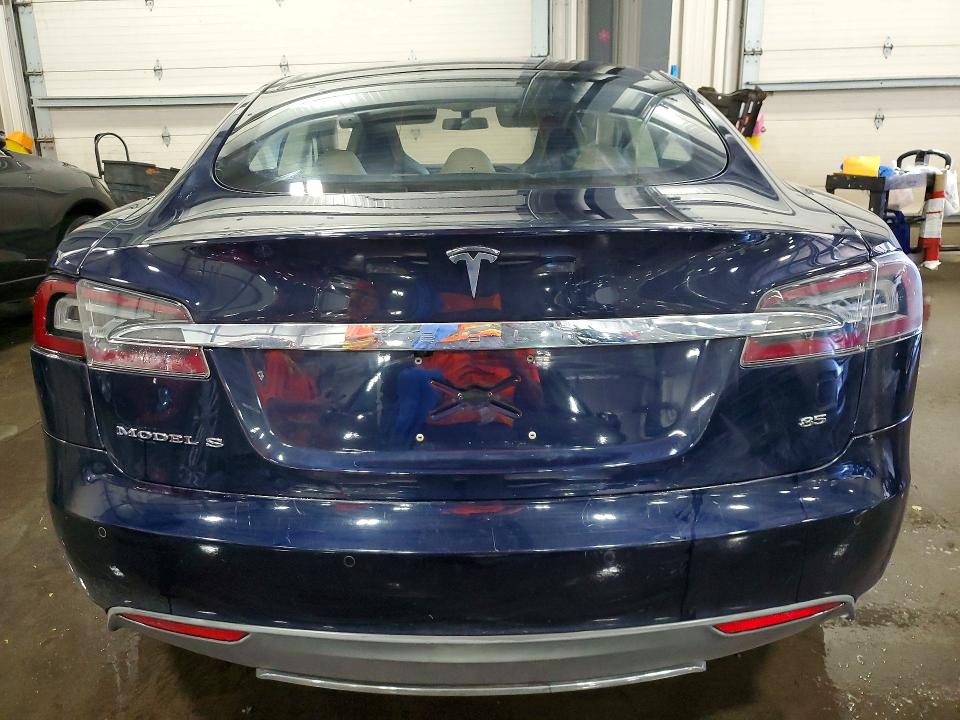 2013 Tesla Model S მანქანა იყიდება აუქციონზე, vin: 5YJSA1CN4DFP08570, აუქციონის ნომერი: 53410786