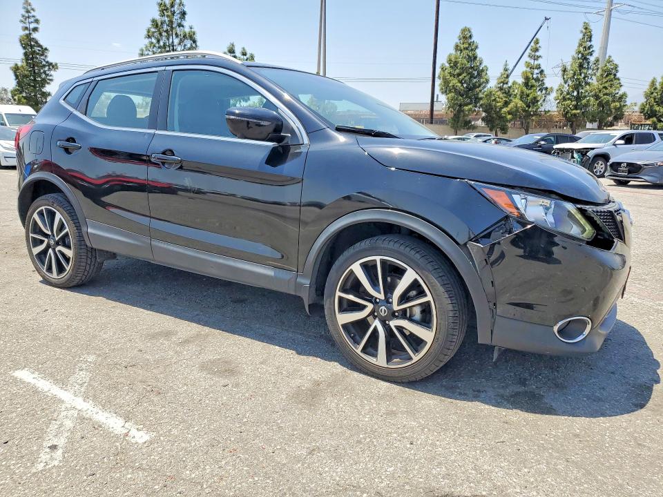 53207926 :رقم المزاد ، JN1BJ1CP7HW022223 vin ، 2017 Nissan Rogue Sport مزاد بيع