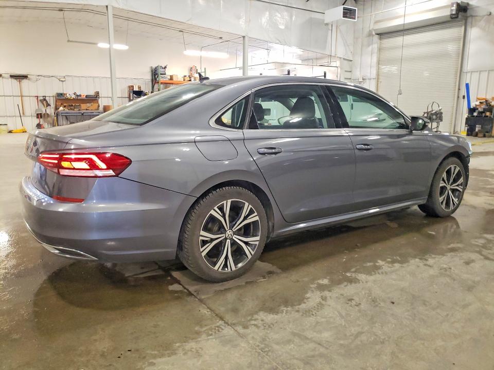 53034846 :رقم المزاد ، 1VWSA7A38NC003108 vin ، 2022 Volkswagen Passat مزاد بيع