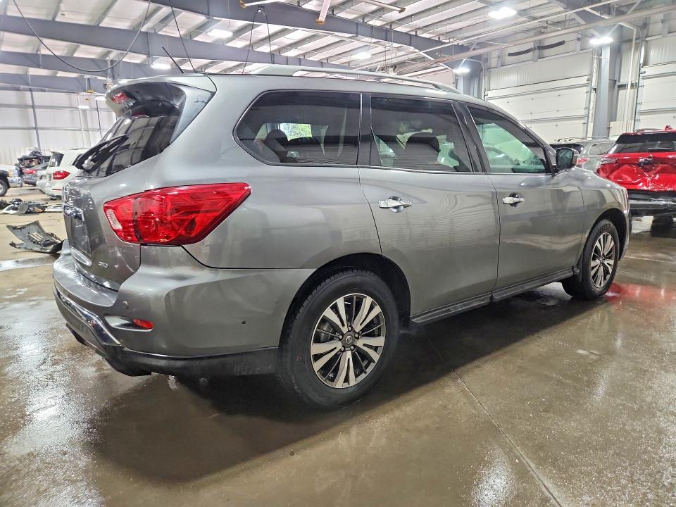 Продажа на аукционе авто 2017 Nissan Pathfinder, vin: 5N1DR2MN1HC647893, номер лота: 52869436