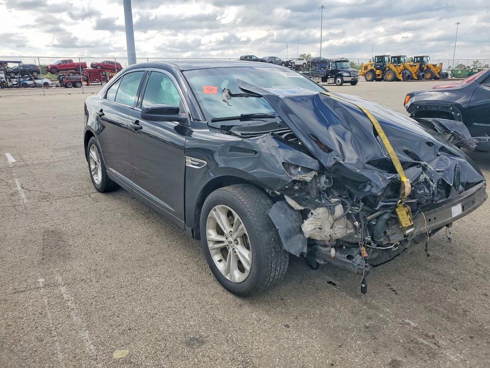 53528366 :رقم المزاد ، 1FAHP2E81JG111597 vin ، 2018 Ford Taurus مزاد بيع