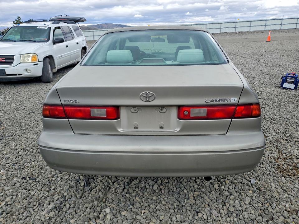 55404736 :رقم المزاد ، JT2BG22K0W0231934 vin ، 1998 Toyota Camry مزاد بيع