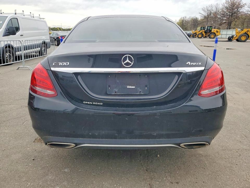 2015 Mercedes-benz C მანქანა იყიდება აუქციონზე, vin: 55SWF4KB2FU081333, აუქციონის ნომერი: 50751106