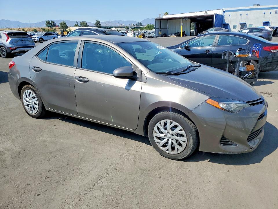 Продаж на аукціоні авто 2018 Toyota Corolla, vin: 2T1BURHE9JC102194, номер лоту: 54203626
