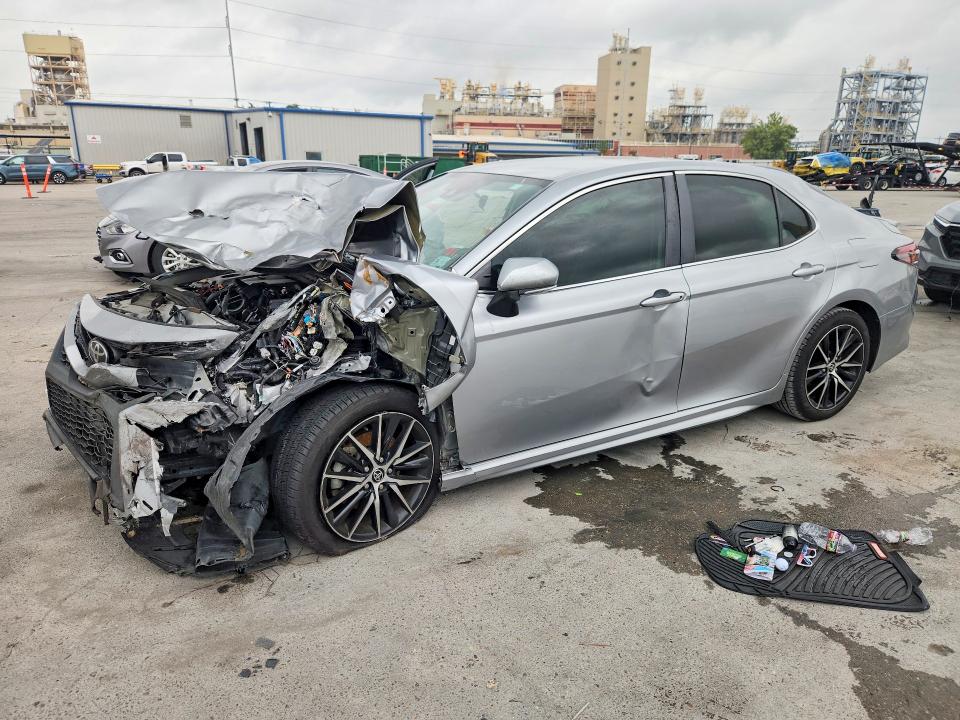 Auction sale of the 2022 Toyota Camry, vin: 4T1G11AK1NU628744, lot number: 51604866