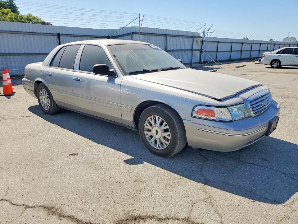 52262046 :رقم المزاد ، 2FAFP74W63X212040 vin ، 2003 Ford Crown Victoria مزاد بيع