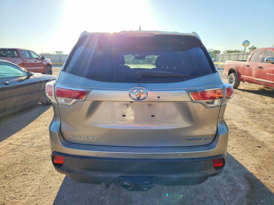52506646 :رقم المزاد ، 5TDDKRFHXFS098991 vin ، 2015 Toyota Highlander مزاد بيع