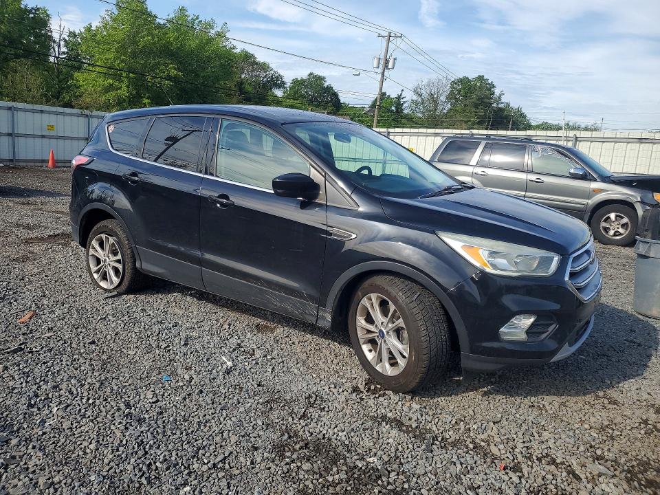 53721116 :رقم المزاد ، 1FMCU0GD6HUC77374 vin ، 2017 Ford Escape مزاد بيع