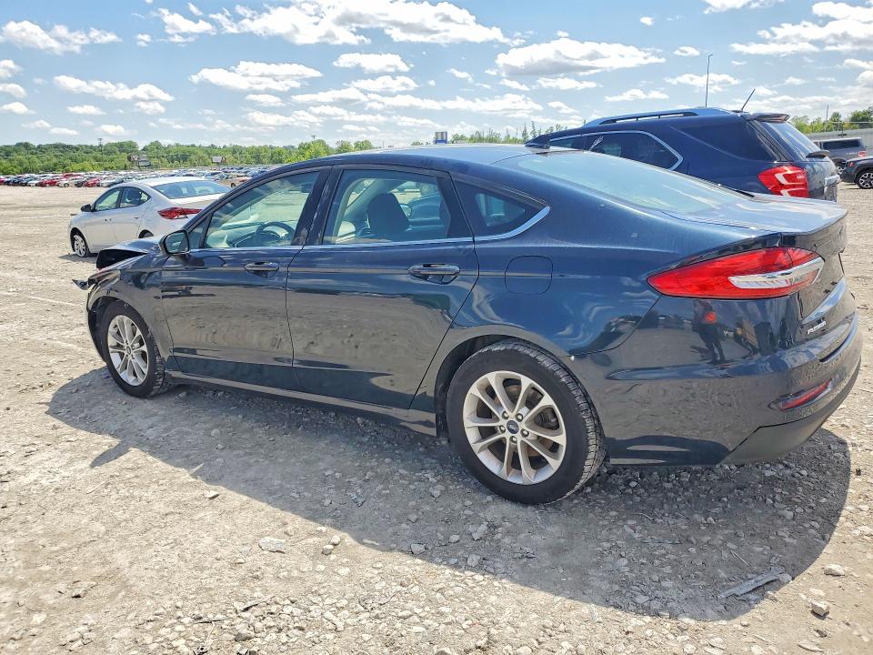52383296 :رقم المزاد ، 3FA6P0HD7LR221005 vin ، 2020 Ford Fusion مزاد بيع