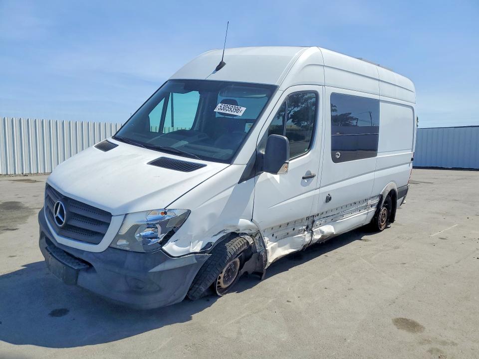 53059396 :رقم المزاد ، WD3PE7CD9HP572284 vin ، 2017 Mercedes-benz Sprinter مزاد بيع