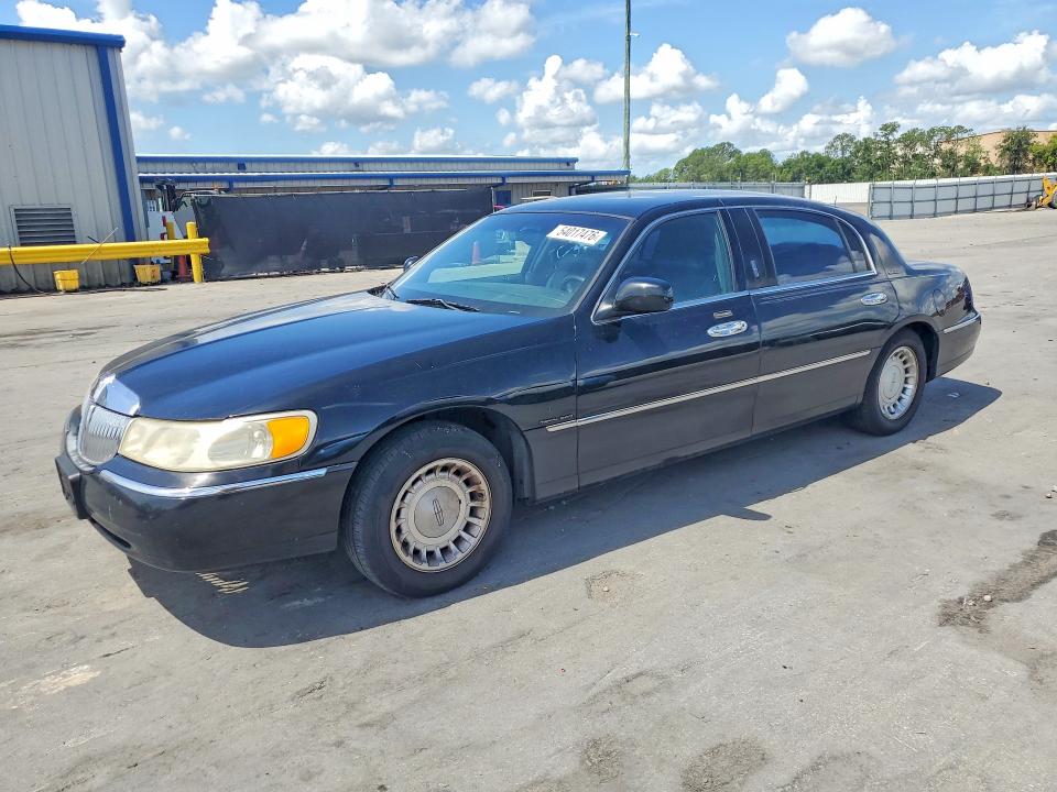 Продаж на аукціоні авто 2001 Lincoln Town Car, vin: 1LNHM84W31Y637161, номер лоту: 54017476