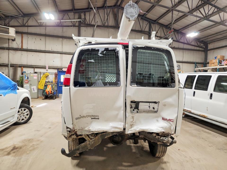52328006 :رقم المزاد ، 1GTW7FCF8F1267365 vin ، 2015 Gmc Savana مزاد بيع