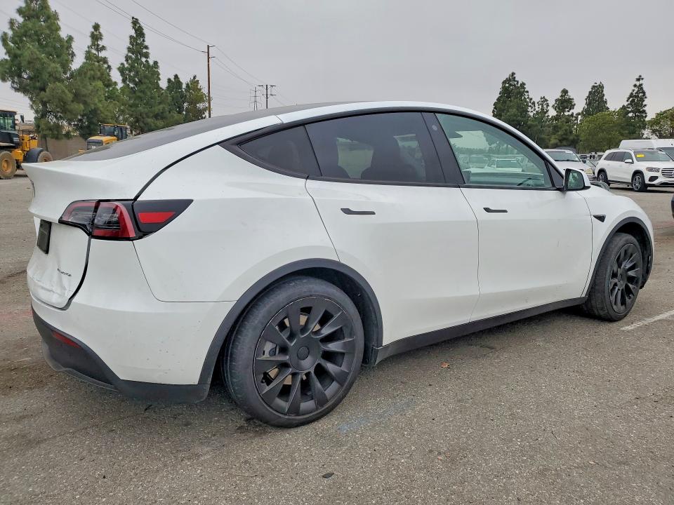 Продажа на аукционе авто 2023 Tesla Model Y, vin: 7SAYGDEE2PA120355, номер лота: 53544306