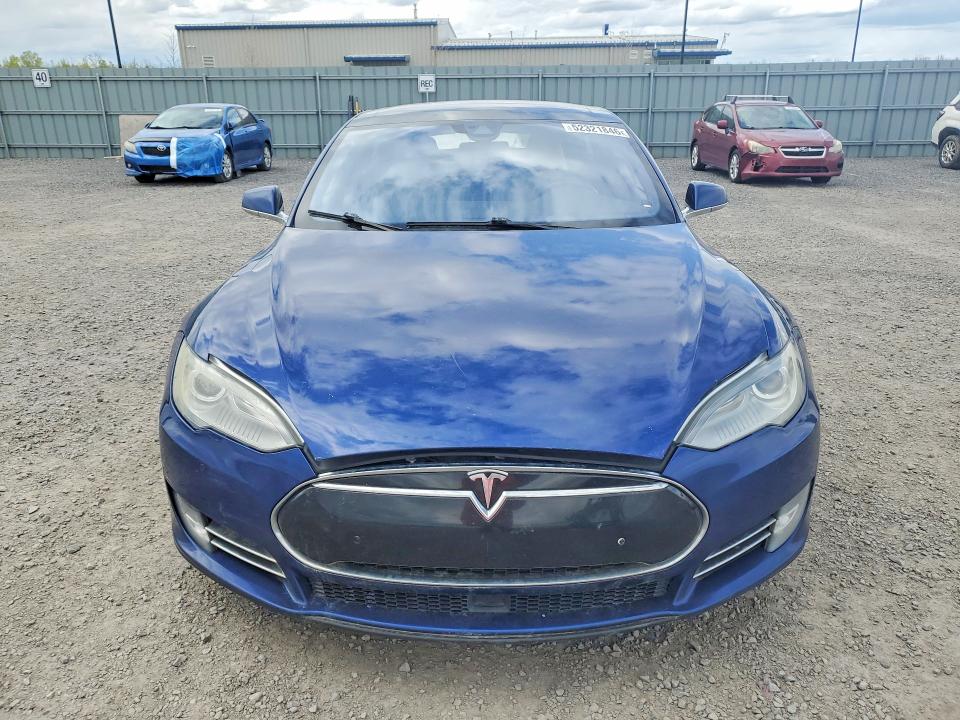 Продажа на аукционе авто 2015 Tesla Model S, vin: 5YJSA1H25FF094422, номер лота: 52321846