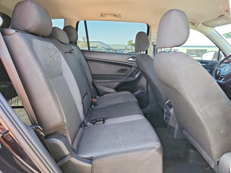 Продажа на аукционе авто 2018 Volkswagen Tiguan, vin: 3VV1B7AX7JM087740, номер лота: 54837096