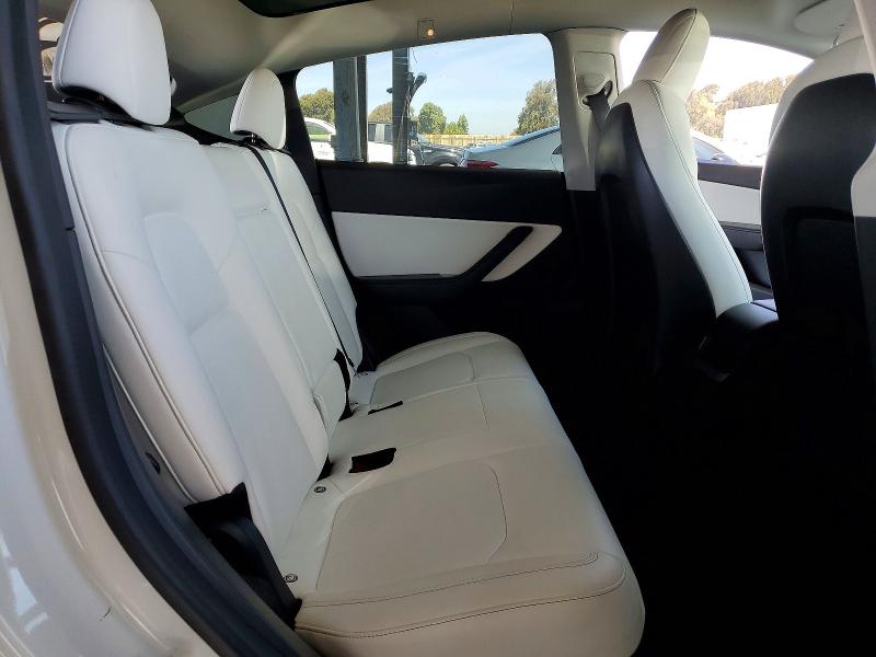 51356626 :رقم المزاد ، 5YJYGDED2MF116180 vin ، 2021 Tesla Model Y مزاد بيع