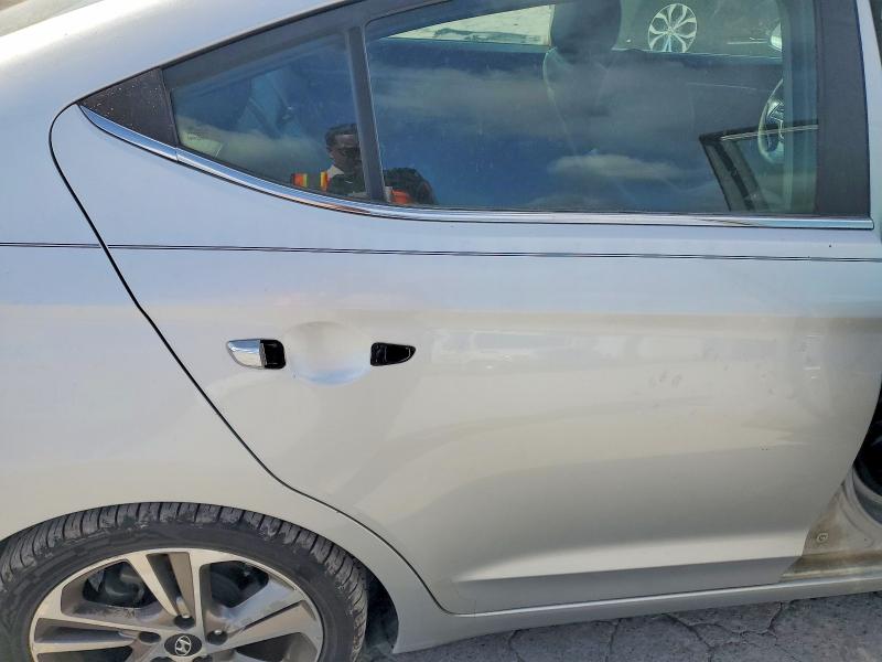 54261426 :رقم المزاد ، 5NPD84LF0HH034469 vin ، 2017 Hyundai Elantra مزاد بيع