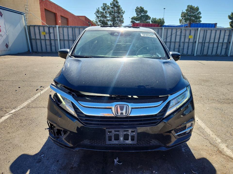 Продажа на аукционе авто 2018 Honda Odyssey, vin: 5FNRL6H81JB028856, номер лота: 52303426