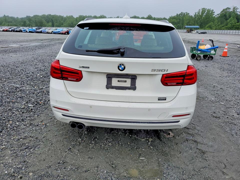 54701526 :رقم المزاد ، WBA8K3C38HA023176 vin ، 2017 Bmw 330 مزاد بيع