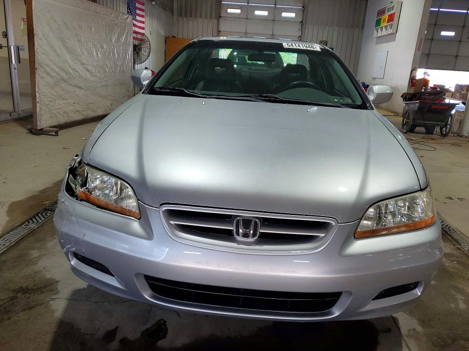 54141946 :رقم المزاد ، 1HGCG22501A033249 vin ، 2001 Honda Accord مزاد بيع
