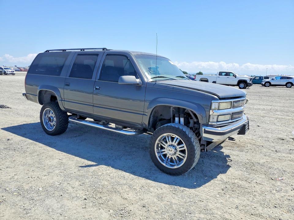 54417166 :رقم المزاد ، 3GNGK26J7XG169479 vin ، 1999 Chevrolet Suburban مزاد بيع