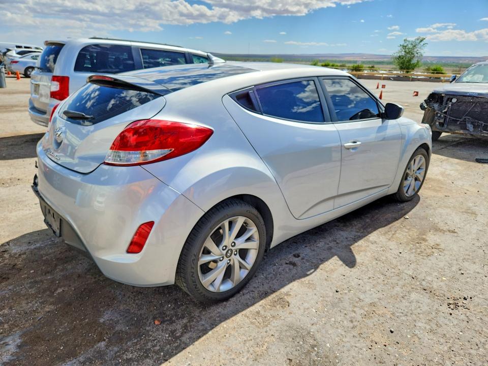 2017 Hyundai Veloster მანქანა იყიდება აუქციონზე, vin: KMHTC6ADXHU308169, აუქციონის ნომერი: 55389646