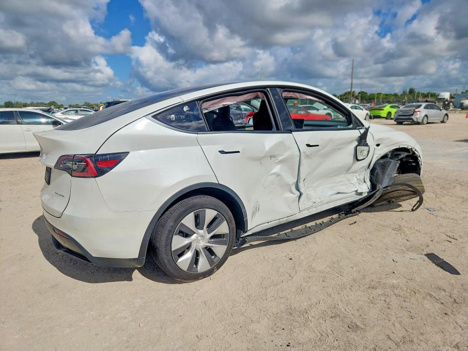 Продажа на аукционе авто 2023 Tesla Model Y, vin: 7SAYGAEE2PF752869, номер лота: 54003656