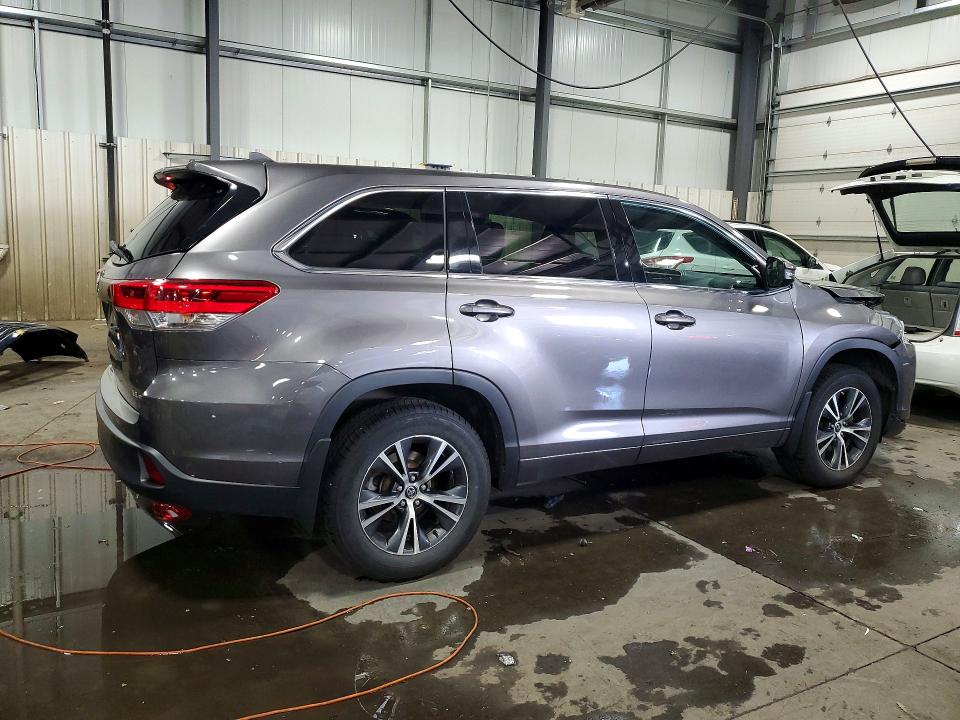 52963826 :رقم المزاد ، 5TDBZRFH9HS359971 vin ، 2017 Toyota Highlander مزاد بيع