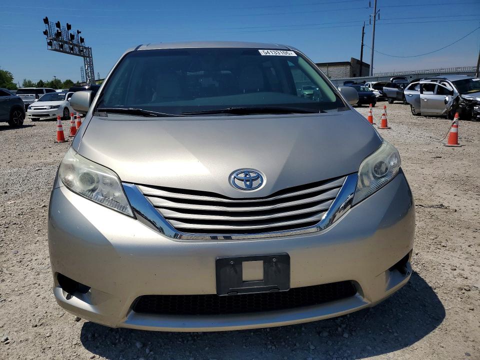 54133106 :رقم المزاد ، 5TDKK3DC0FS690055 vin ، 2015 Toyota Sienna مزاد بيع