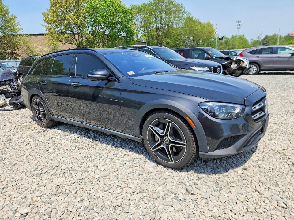 52547836 :رقم المزاد ، W1KZH6AB0MA999230 vin ، 2021 Mercedes-benz E مزاد بيع