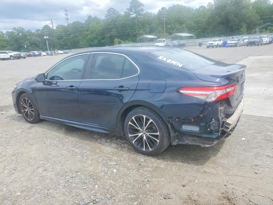 55047956 :رقم المزاد ، 4T1B11HK5JU616980 vin ، 2018 Toyota Camry مزاد بيع