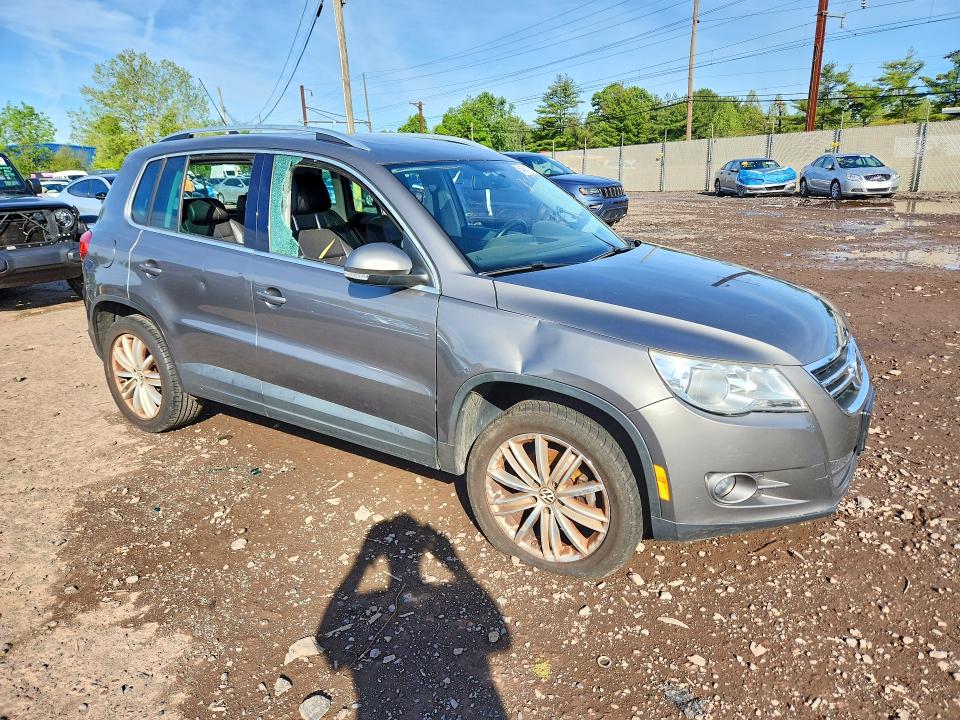 54691776 :رقم المزاد ، WVGBV7AX4BW560596 vin ، 2011 Volkswagen Tiguan مزاد بيع