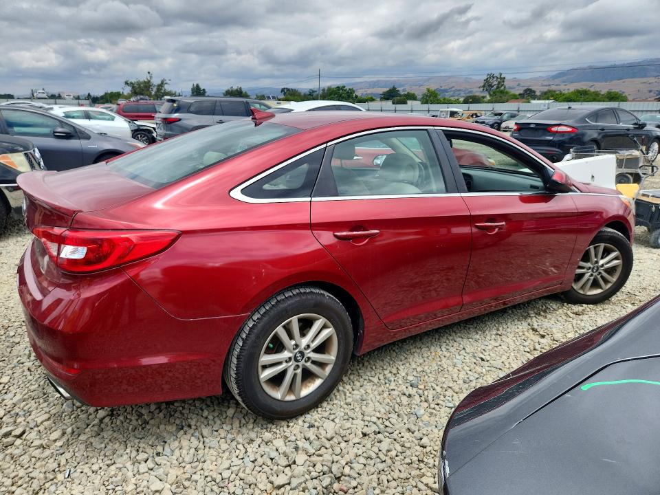 2015 Hyundai Sonata მანქანა იყიდება აუქციონზე, vin: 5NPE24AF8FH251340, აუქციონის ნომერი: 55301676