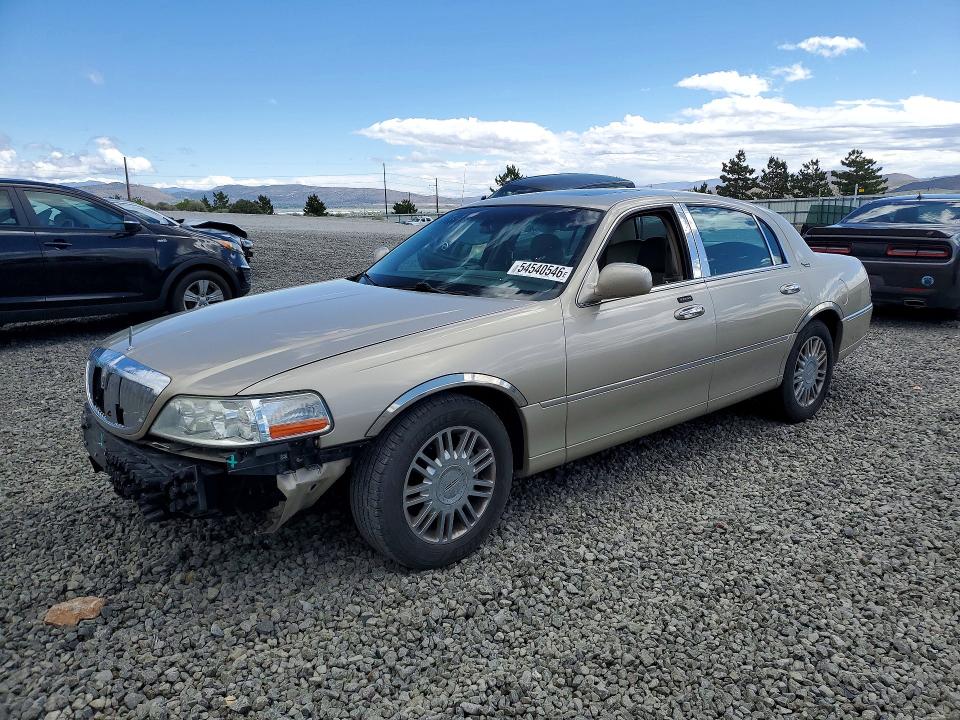 54540546 :رقم المزاد ، 1LNHM82W36Y635338 vin ، 2006 Lincoln Town Car مزاد بيع