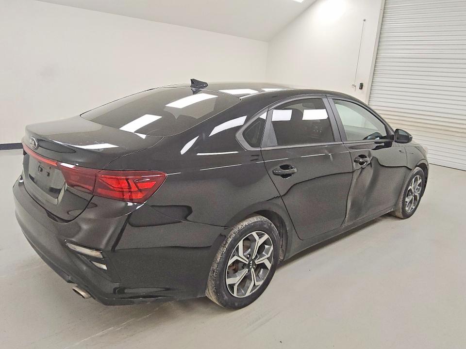 55382006 :رقم المزاد ، 3KPF24AD0ME373629 vin ، 2021 Kia Forte مزاد بيع