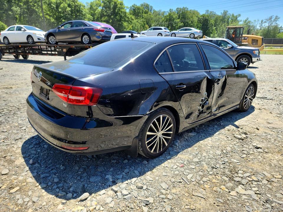 54670256 :رقم المزاد ، 3VWD17AJXFM203429 vin ، 2015 Volkswagen Jetta مزاد بيع