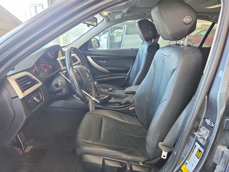 52897866 :رقم المزاد ، WBA3C3C55EK200443 vin ، 2014 Bmw 320 مزاد بيع