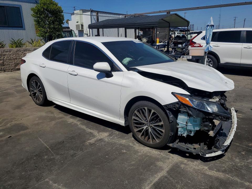 2018 Toyota Camry მანქანა იყიდება აუქციონზე, vin: 4T1B11HK3JU632627, აუქციონის ნომერი: 53275406