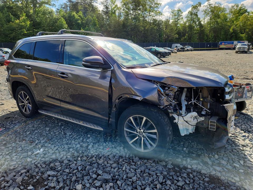 2019 Toyota Highlander მანქანა იყიდება აუქციონზე, vin: 5TDKZRFH5KS324044, აუქციონის ნომერი: 53458026