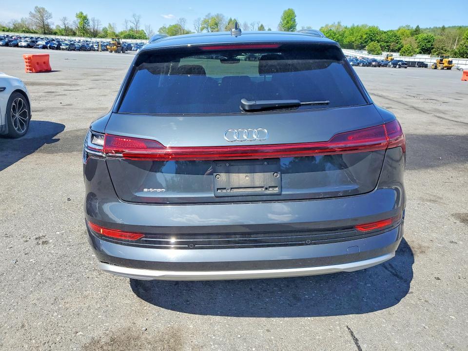 2019 Audi E-tron მანქანა იყიდება აუქციონზე, vin: WA1VABGE5KB021007, აუქციონის ნომერი: 52238636