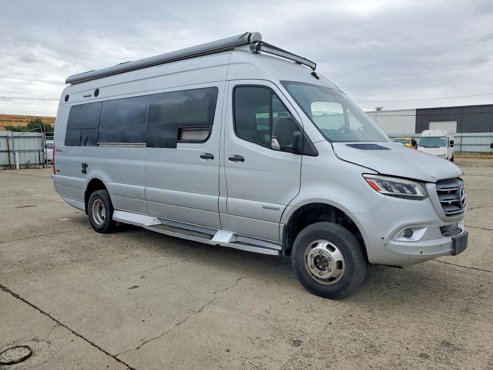54836266 :رقم المزاد ، W1W8ED6Y2LP313138 vin ، 2020 Mercedes Benz Sprinter مزاد بيع