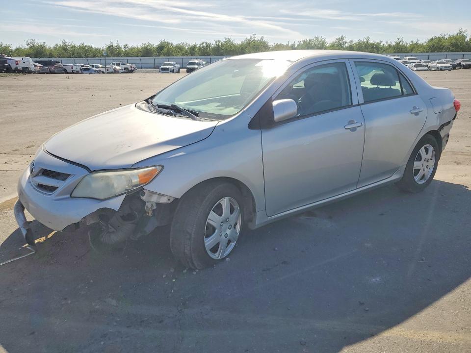 52217126 :رقم المزاد ، 2T1BU4EE6DC956751 vin ، 2013 Toyota Corolla مزاد بيع