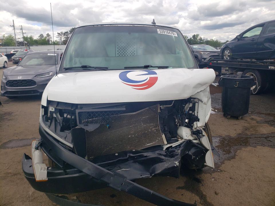 53918476 :رقم المزاد ، 1GCWGAFP8N1175081 vin ، 2022 Chevrolet Express G2500 مزاد بيع
