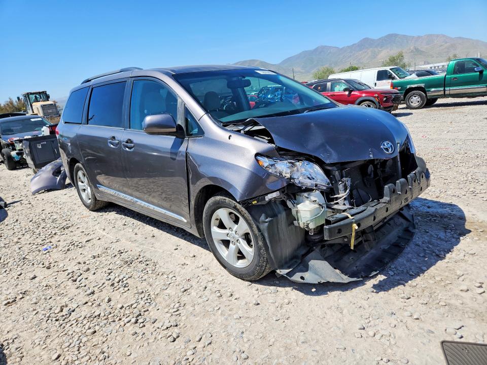Продаж на аукціоні авто 2011 Toyota Sienna, vin: 5TDKK3DC9BS151346, номер лоту: 52655856
