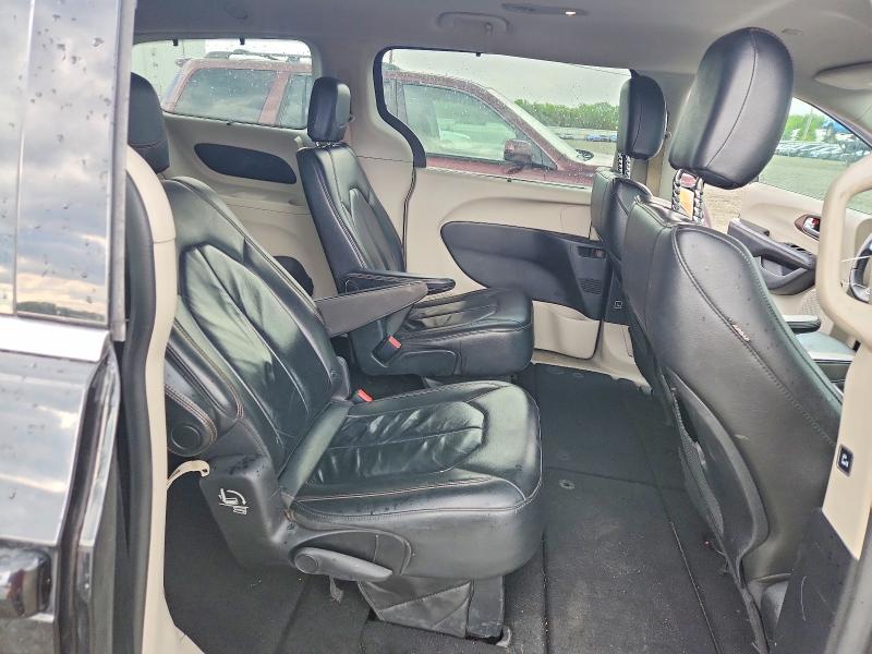 53075046 :رقم المزاد ، 2C4RC1BG6HR642352 vin ، 2017 Chrysler Pacifica مزاد بيع