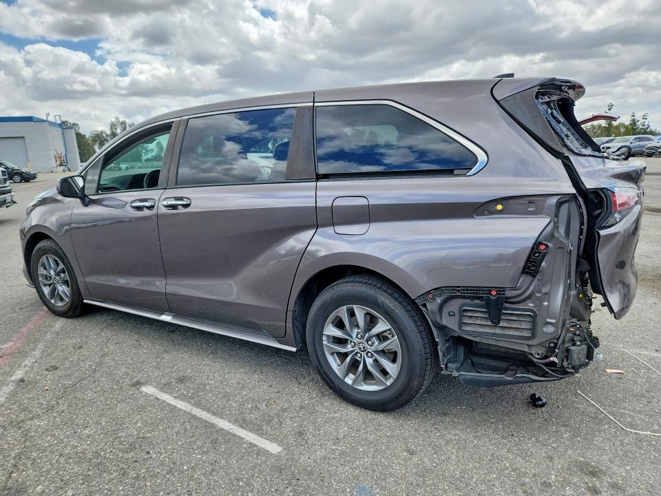2022 Toyota Sienna მანქანა იყიდება აუქციონზე, vin: 5TDYRKEC4NS108827, აუქციონის ნომერი: 55215296
