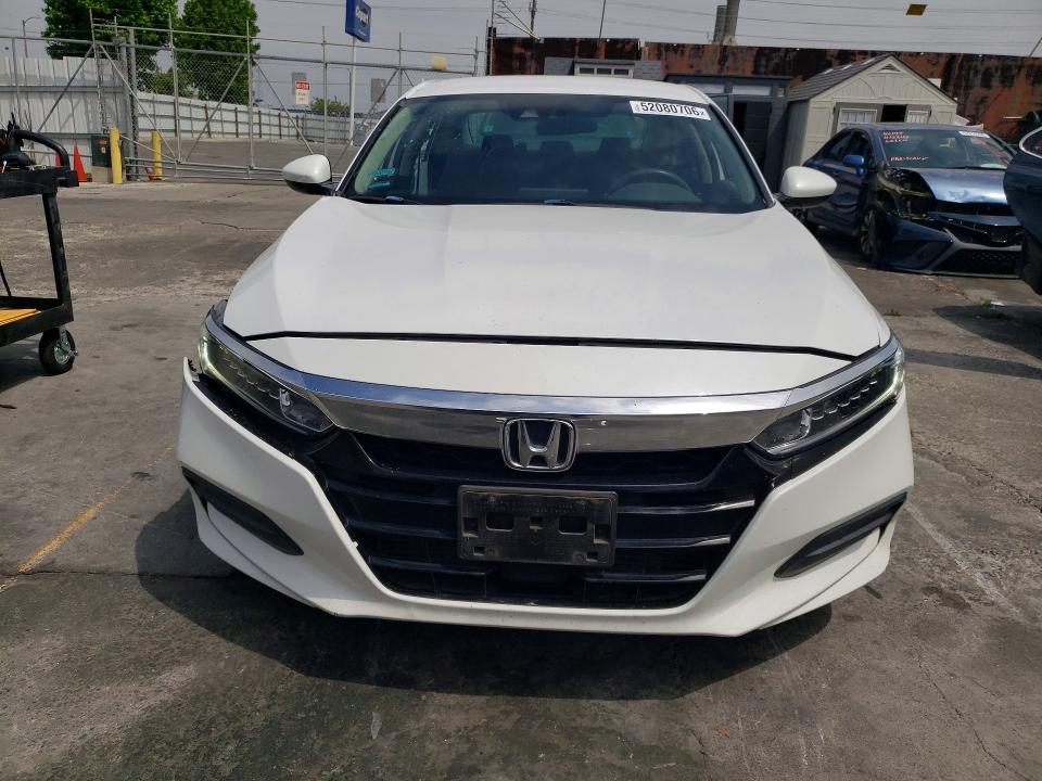 52080706 :رقم المزاد ، 1HGCV1F14JA243120 vin ، 2018 Honda Accord مزاد بيع