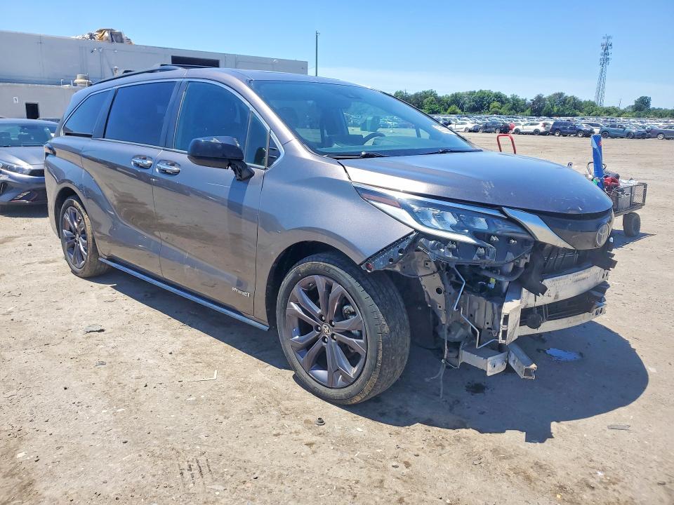 55592686 :رقم المزاد ، 5TDDRKEC5MS056430 vin ، 2021 Toyota Sienna مزاد بيع