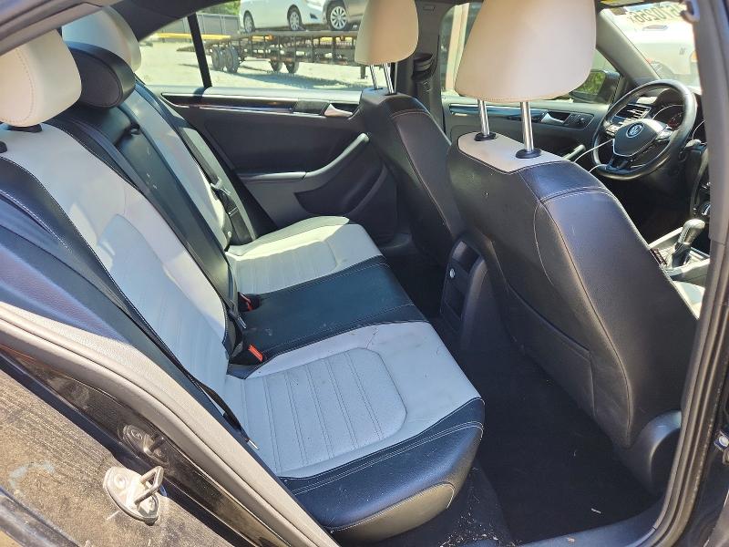 54670256 :رقم المزاد ، 3VWD17AJXFM203429 vin ، 2015 Volkswagen Jetta مزاد بيع